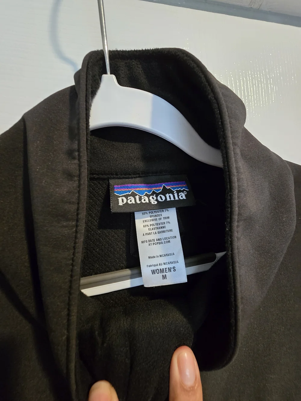 Patagonia Black Full-Zip Softshell Jacket - Picture 6 of 6